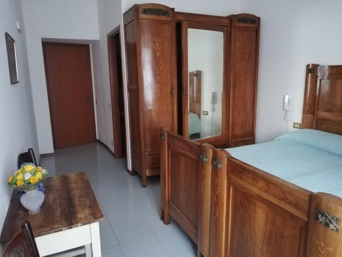 Residenza Santa Valeria Hotel Caglio Buitenkant foto